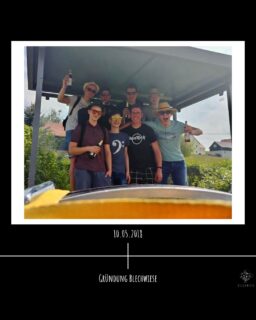 Wir haben mal ein bisschen im Archiv gekramt und ein paar Highlights unserer Reise gefunden! 🎶 
Von unserer Gründung am Männertag 2018, über den Release unseres ersten Covers auf Spotify bis hin zu unserem 5. Geburtstag – und es geht weiter! 🚀

Danke, dass ihr Teil davon davon seid.❤️

#music #brass #blechwiese #bandlove #brasslove #throwback